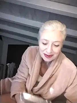 Snapshot of divinaerotica chatting on 20, 2, 2025 divinaerotica online show from 20, 2, 2025