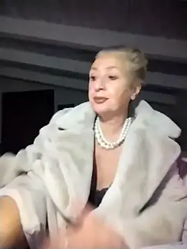 divinaerotica online show from 7, 1, 2026