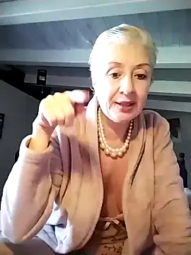 divinaerotica online show from 17, 2, 2026