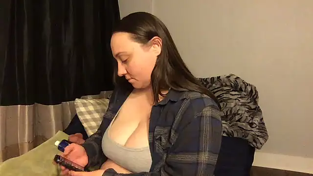 JuicyLuciee online show from 1, 2, 2025