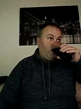 Snapshot of Pourleplasirs chatting on 26, 11, 2025 Pourleplasirs online show from 26, 11, 2025