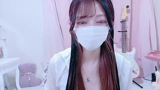 Snapshot of Megu-mimi chatting on 11, 10, 2025 Megu-mimi online show from 11, 10, 2025