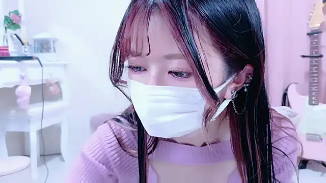 Snapshot of Megu-mimi chatting on 13, 10, 2025 Megu-mimi online show from 13, 10, 2025