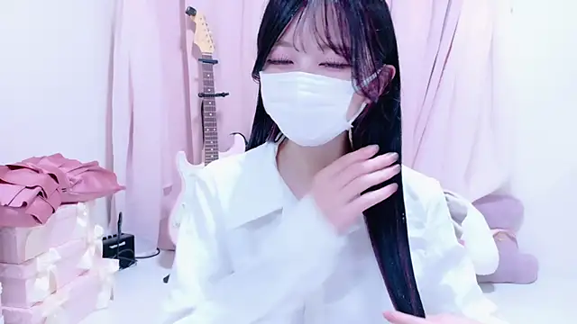 Snapshot of Megu-mimi chatting on 20, 10, 2025 Megu-mimi online show from 20, 10, 2025