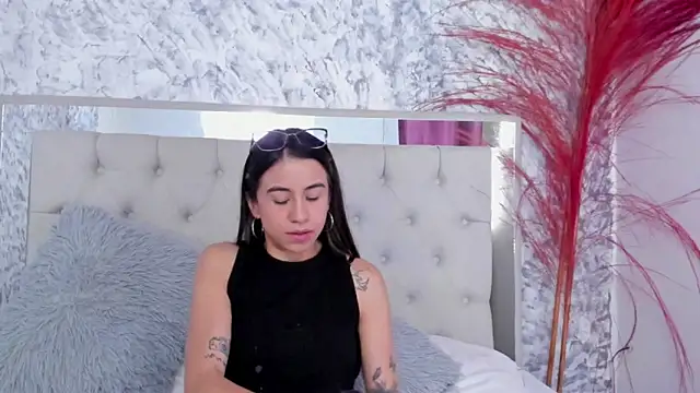 Ariana greenblat online show from 17, 11, 2025