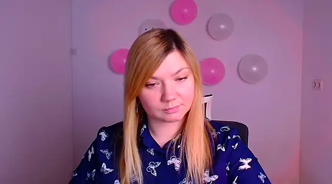 Snapshot of Lola_moree chatting on 17, 2, 2025 Lola moree online show from 17, 2, 2025