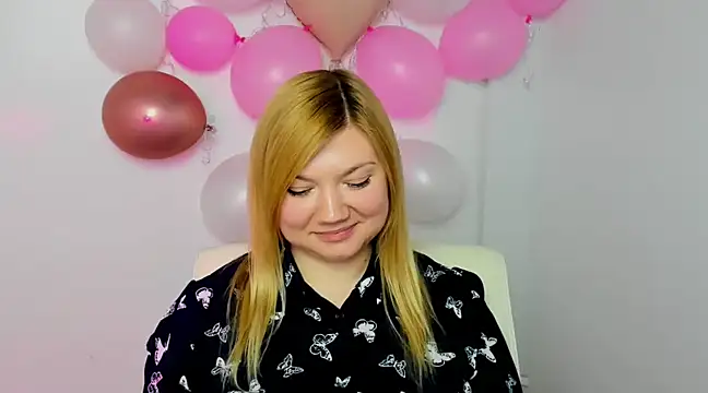 Snapshot of Lola_moree chatting on 25, 2, 2025 Lola moree online show from 25, 2, 2025