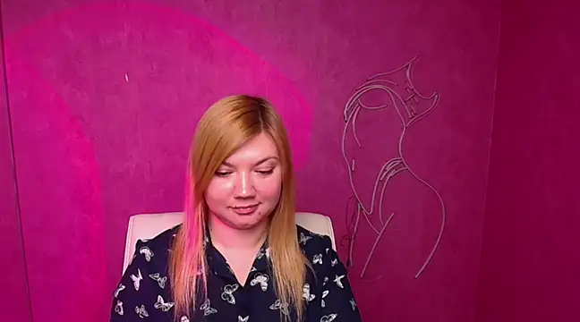 Snapshot of Lola_moree chatting on 4, 3, 2025 Lola moree online show from 4, 3, 2025