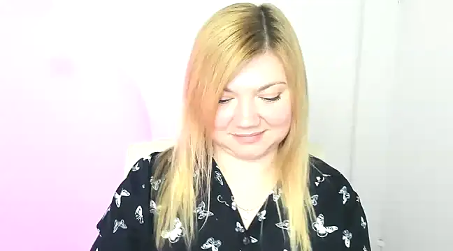 Snapshot of Lola_moree chatting on 12, 3, 2025 Lola moree online show from 12, 3, 2025