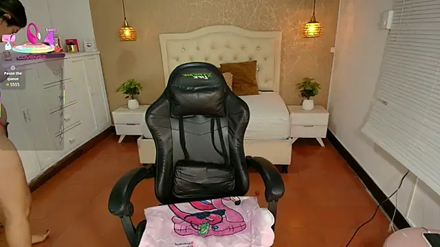 Hadley  online show from 9, 4, 2026