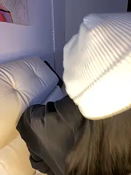 eileensophi online show from 1, 3, 2025