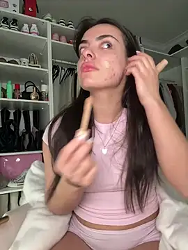 cute carly  online show from 15, 3, 2025