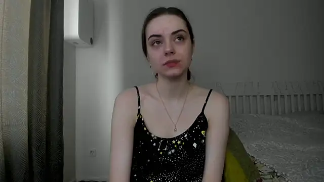 Snapshot of Hustle_Babyy chatting on 13, 11, 2025 Hustle Babyy online show from 13, 11, 2025