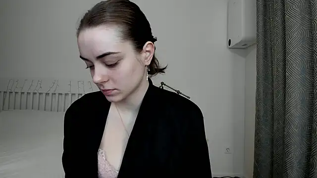 Snapshot of Hustle_Babyy chatting on 18, 11, 2025 Hustle Babyy online show from 18, 11, 2025