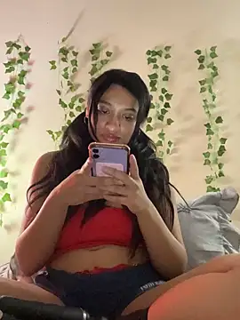 Snapshot of Cristinasunny chatting on 12, 11, 2025 Cristinasunny online show from 12, 11, 2025