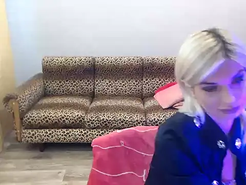 Snapshot of SexyBeatriice chatting on 16, 10, 2025 SexyBeatriice online show from 16, 10, 2025