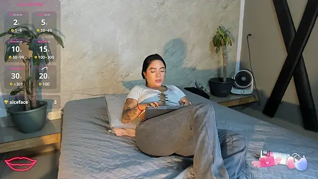 Snapshot of Estefy_gomez09 chatting on 12, 2, 2025 Estefy gomez09 online show from 12, 2, 2025