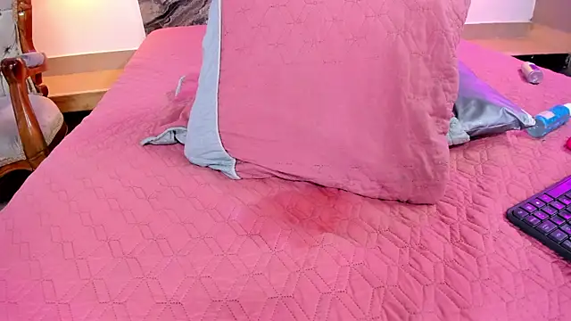 Snapshot of Estefy_gomez09 chatting on 21, 3, 2025 Estefy gomez09 online show from 21, 3, 2025