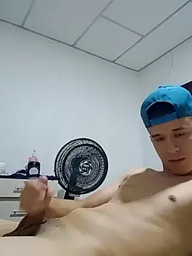 Snapshot of arevalo1124 chatting on 3, 2, 2025 arevalo1124 online show from 3, 2, 2025