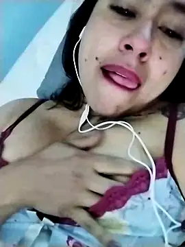 Snapshot of kamila_lovee chatting on 13, 2, 2025 kamila lovee online show from 13, 2, 2025