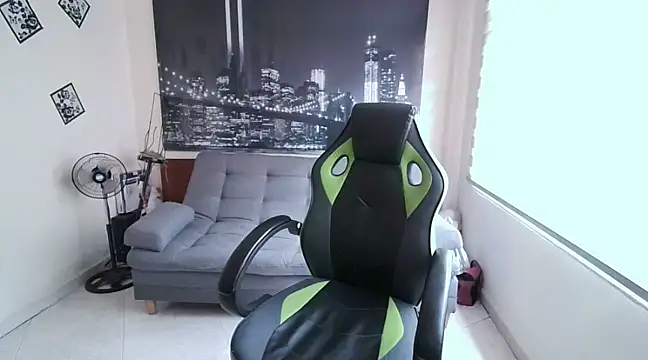 Snapshot of kamila_lovee chatting on 13, 2, 2025 kamila lovee online show from 13, 2, 2025