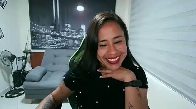 Snapshot of kamila_lovee chatting on 17, 2, 2025 kamila lovee online show from 17, 2, 2025