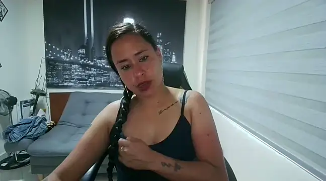 Snapshot of kamila_lovee chatting on 24, 2, 2025 kamila lovee online show from 24, 2, 2025