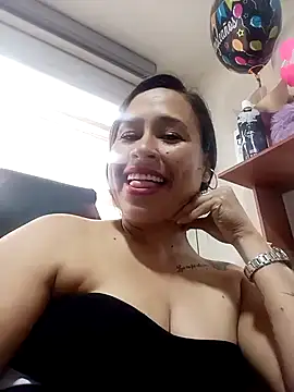 Snapshot of kamila_lovee chatting on 4, 3, 2025 kamila lovee online show from 4, 3, 2025