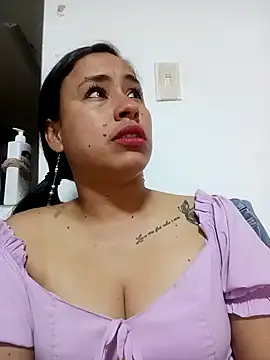 Snapshot of kamila_lovee chatting on 7, 3, 2025 kamila lovee online show from 7, 3, 2025