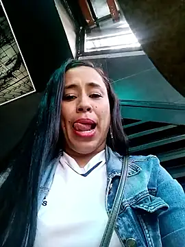 Snapshot of kamila_lovee chatting on 20, 3, 2025 kamila lovee online show from 20, 3, 2025