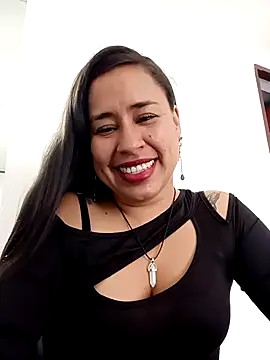 Snapshot of kamila_lovee chatting on 1, 10, 2025 kamila lovee online show from 1, 10, 2025