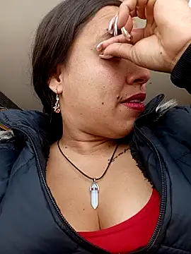 Snapshot of kamila_lovee chatting on 2, 10, 2025 kamila lovee online show from 2, 10, 2025