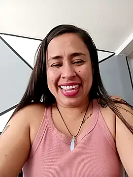 Snapshot of kamila_lovee chatting on 6, 10, 2025 kamila lovee online show from 6, 10, 2025