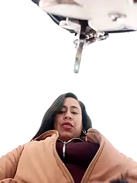 Snapshot of kamila_lovee chatting on 8, 10, 2025 kamila lovee online show from 8, 10, 2025