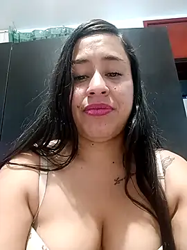 Snapshot of kamila_lovee chatting on 9, 11, 2025 kamila lovee online show from 9, 11, 2025