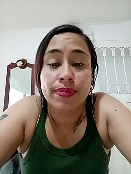 Snapshot of kamila_lovee chatting on 13, 11, 2025 kamila lovee online show from 13, 11, 2025