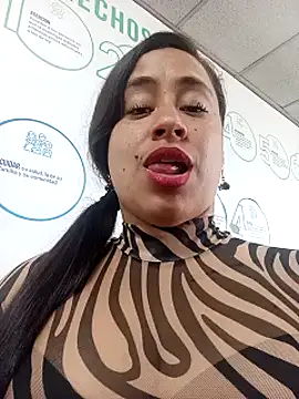 Snapshot of kamila_lovee chatting on 28, 11, 2025 kamila lovee online show from 28, 11, 2025