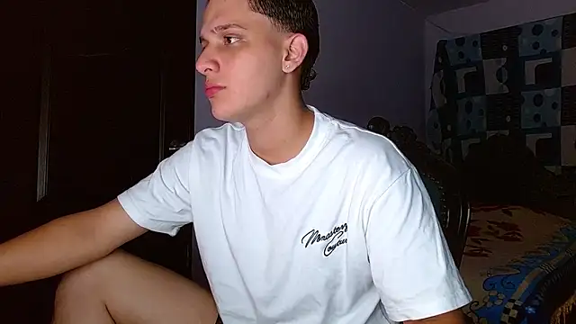 Snapshot of Thomas_May4rs chatting on 6, 11, 2025 Thomas May4rs online show from 6, 11, 2025