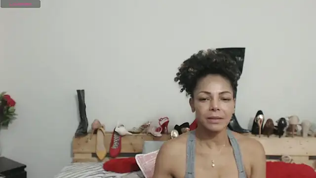 Snapshot of Lunasquirt1985 chatting on 19, 2, 2025 Lunasquirt1985 online show from 19, 2, 2025