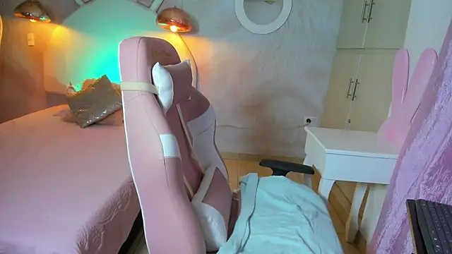 NAUGHTY ALANA  online show from 13, 2, 2025