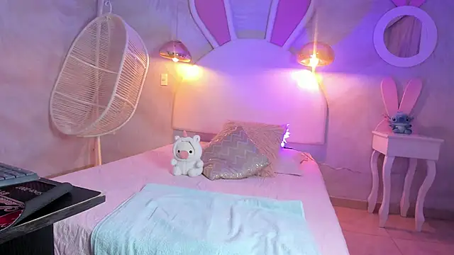 NAUGHTY ALANA  online show from 17, 2, 2025