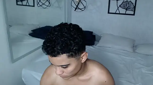 Liiamthompson online show from 11, 3, 2025