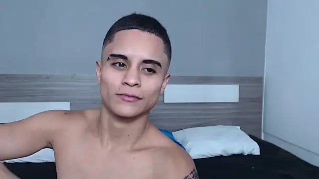 Liiamthompson online show from 8, 10, 2025