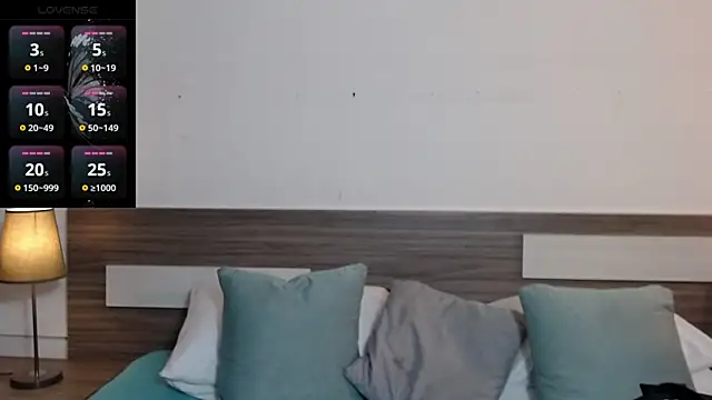 Liiamthompson online show from 10, 4, 2026