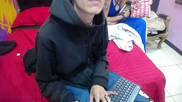 Snapshot of SimonAndJocelyn chatting on 20, 3, 2025 SimonAndJocelyn online show from 20, 3, 2025