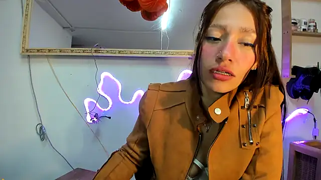 Snapshot of IZZY_BEAUTIFUL chatting on 21, 2, 2025 IZZY BEAUTIFUL online show from 21, 2, 2025