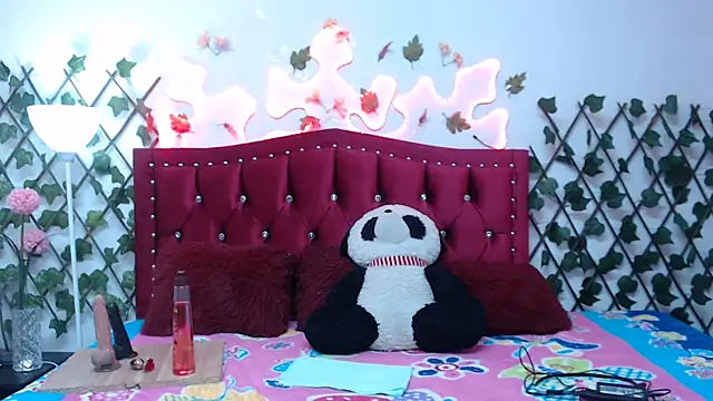 Snapshot of IZZY_BEAUTIFUL chatting on 15, 9, 2025 IZZY BEAUTIFUL online show from 15, 9, 2025