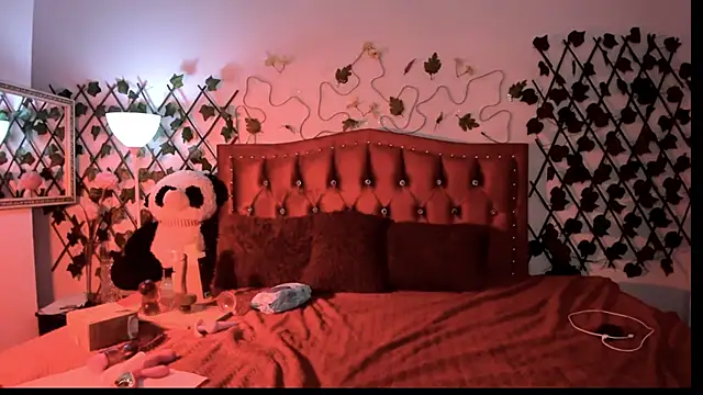 Snapshot of IZZY_BEAUTIFUL chatting on 18, 9, 2025 IZZY BEAUTIFUL online show from 18, 9, 2025