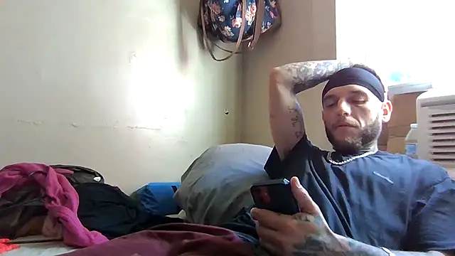 Snapshot of cruz815 chatting on 1, 10, 2025 cruz815 online show from 1, 10, 2025