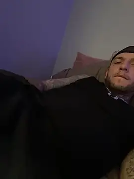 cruz815 online show from 4, 12, 2025